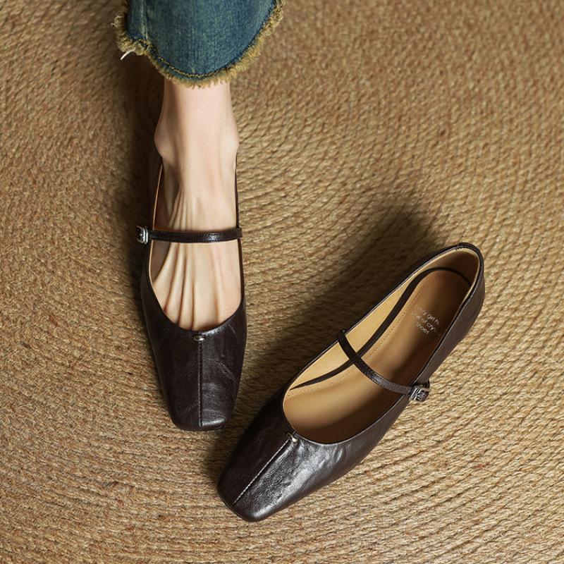 Spring Professional Versatile Women's New French Retro Casual Small Leather Shoes Women's Shallow Mouth Buckle Low Heel Commuter Square Head