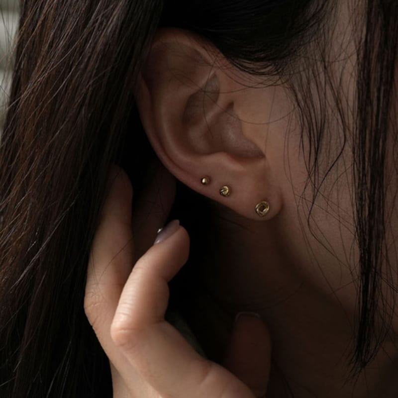 youngglow 14k tripple circle line piercing