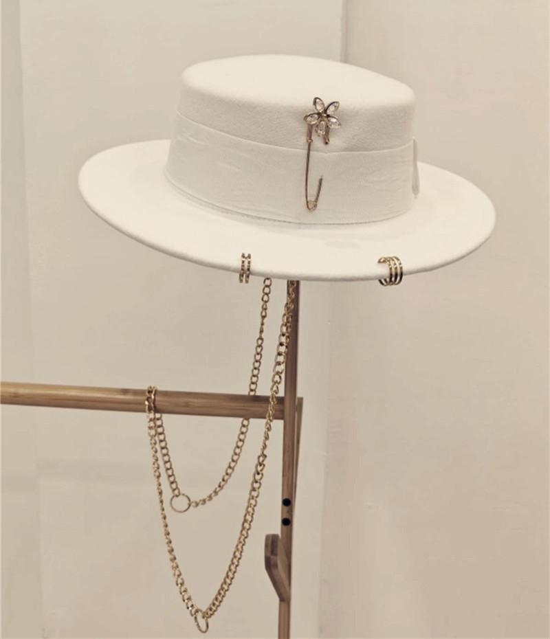 

202601-chain ins chic winter Designer gold flower pin polyester fedoras cap women leisure holiday panama jazz hat head size 57cm молоко, білий колір