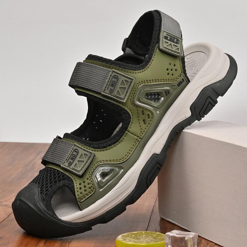 New Sandals Men's Summer Wear Sports Soft Sole Men's Driving Casual Men's Beach Shoes Leather Mesh Holes