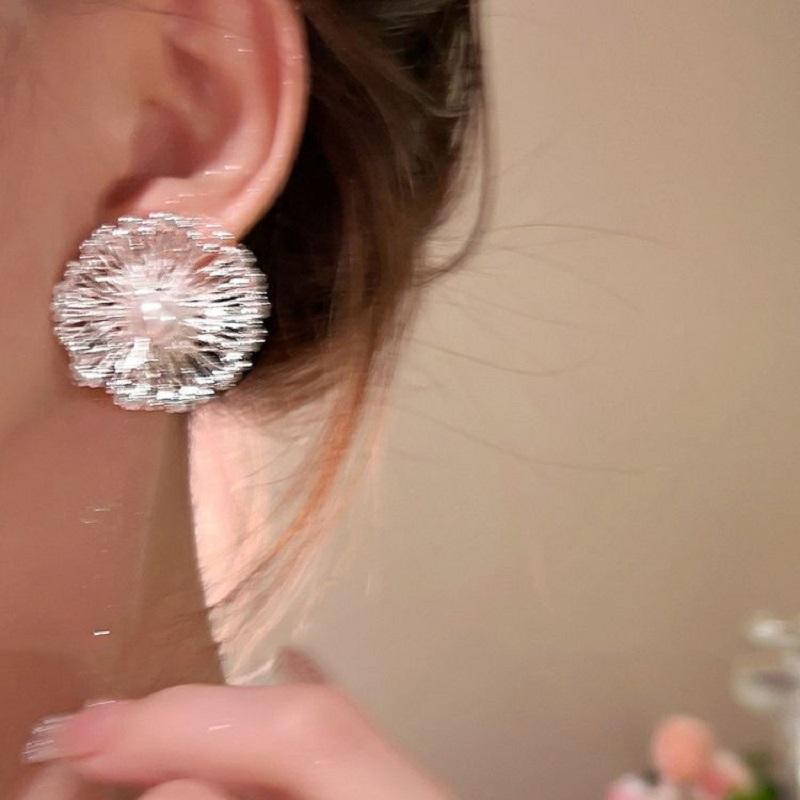 Exaggerated Metal Flowers Zircon Stud Earrings For Women Fashion Gold Color Hollow Round Temperament Earrings Zircon Party Gifts
