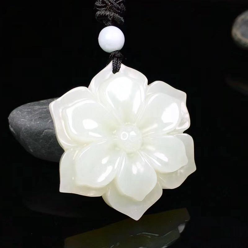 Afghan White  Lotus Pendant Antique Engraving Temperament Elegant Lady Lucky Flower Pendant Necklace Gift