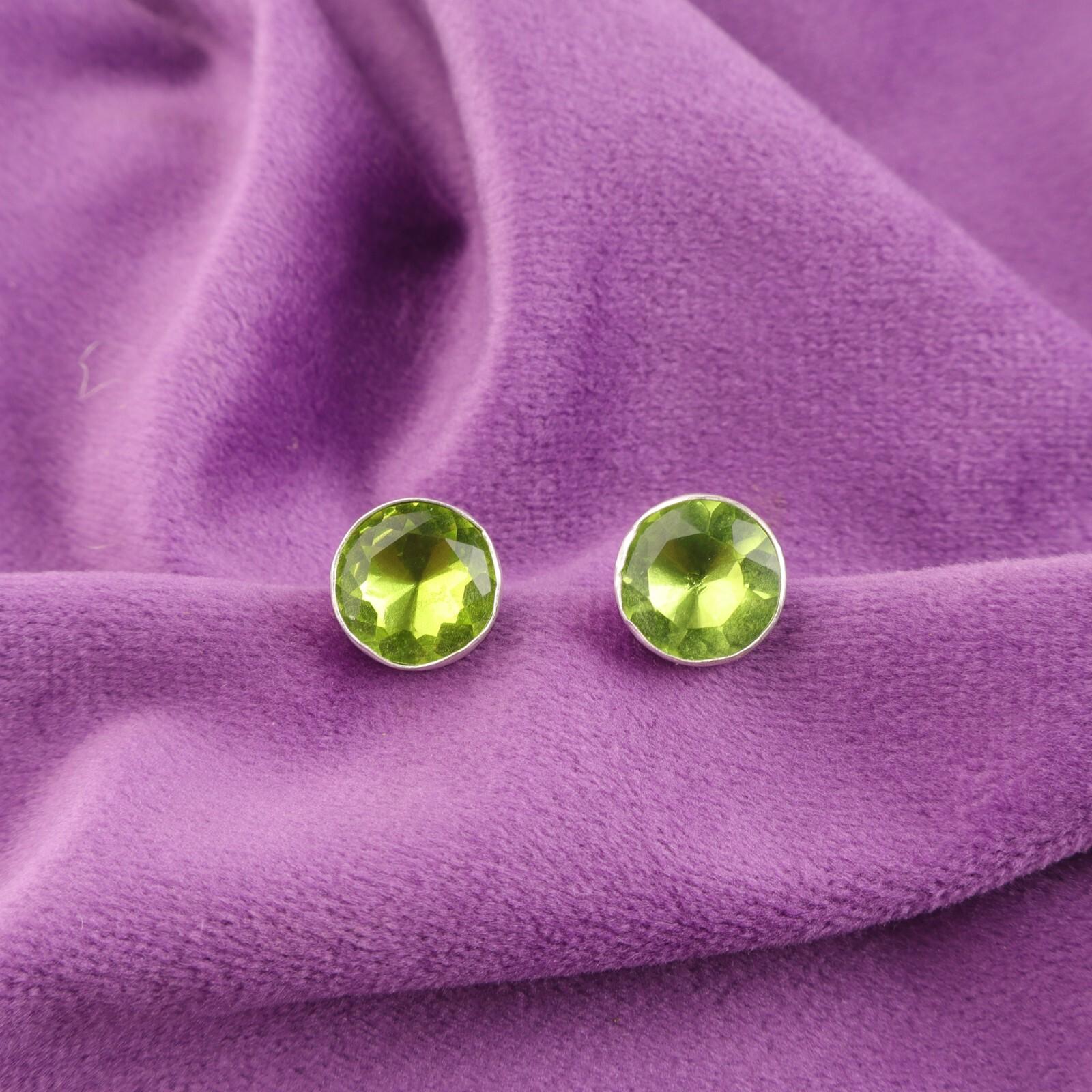 

Круглый Перидот Камень Чакра Сердца Стерлинговое Серебро Пусеты Бохо Серьги Ювелирные изделия EE-150-1