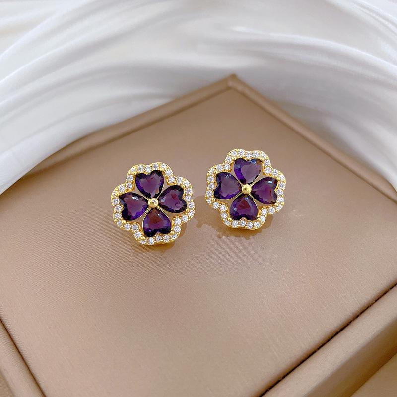 Titanium Steel, Empty Lucky Grass Light Luxury Temperament Gorgeous Full Diamond Necklace Women'S Versatile Collarbone Chain Titanium Steel Chain