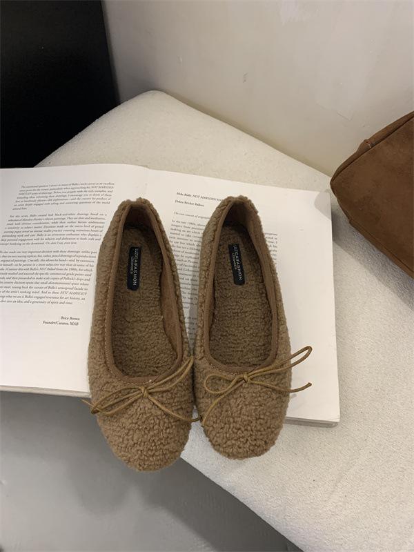 

2025 autumn and winter new wool shoes women s lamb wool bow shallow mouth velvet grandma shoes single shoes 39 коричневый