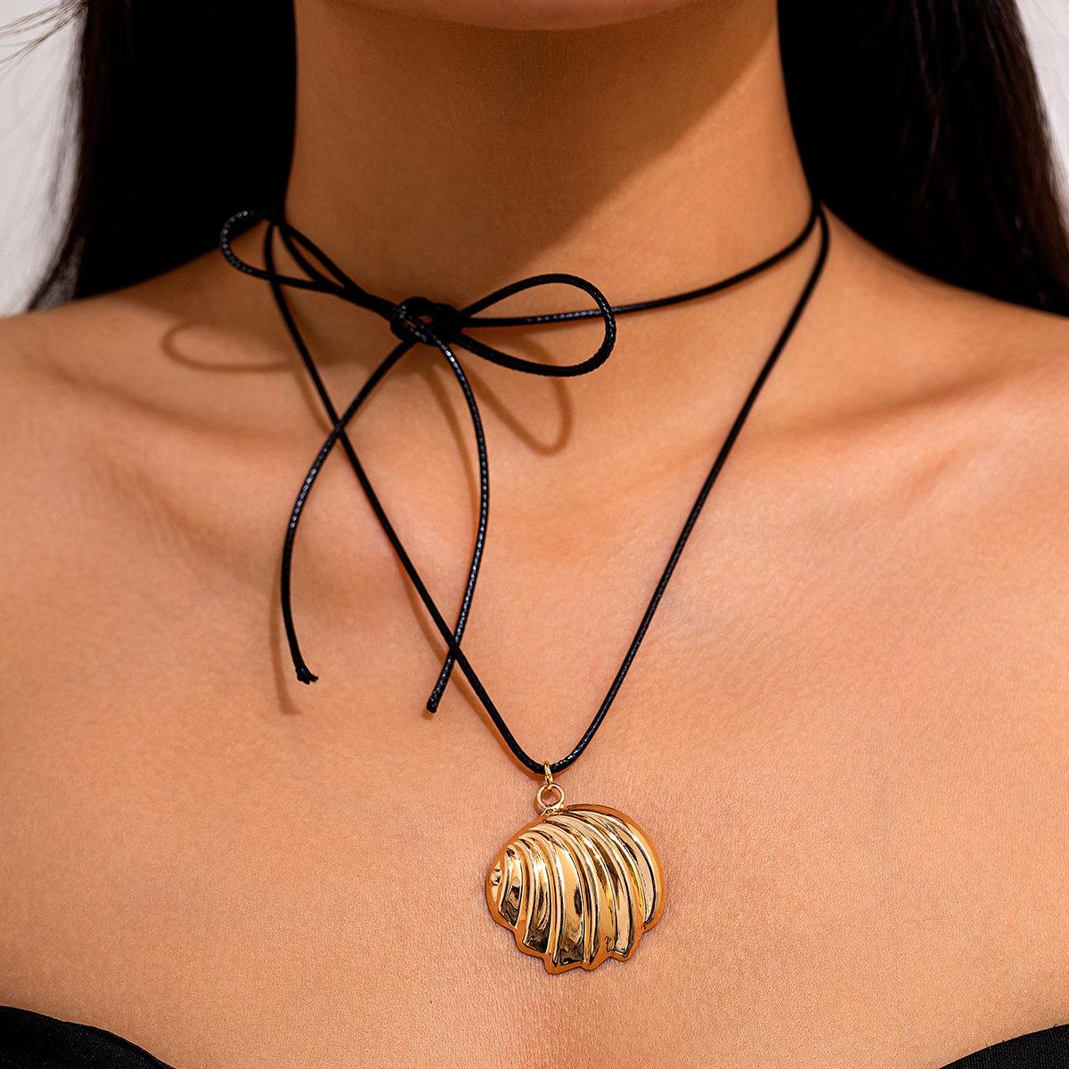 Metal Irregular Hollow Pendant Necklace, Geometric Rose Wax Thread Knotted Necklace