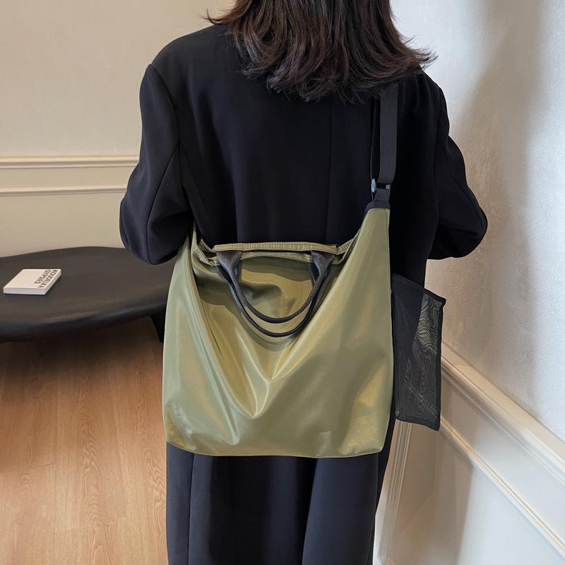 Korean Lightweight 2025 Crossbody Bag: New Fashion, Versatile, Commuter-Friendly, Shoulder & Lazy Style