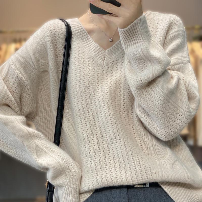 100V Women's Oversized Wool Sweater - Thick Knit, Long Sleeve, Fashionable Collar for Autumn