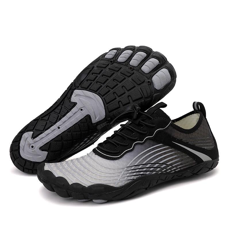 

Indoor Sports Shoes 36