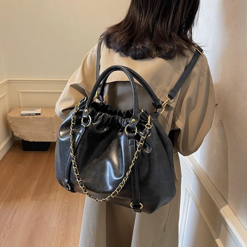 Large Capacity Backpack Bag Women's High Sense Autumn and Winter Fashion Tote Bag 2025 New Retro Casual Shoulder Bag