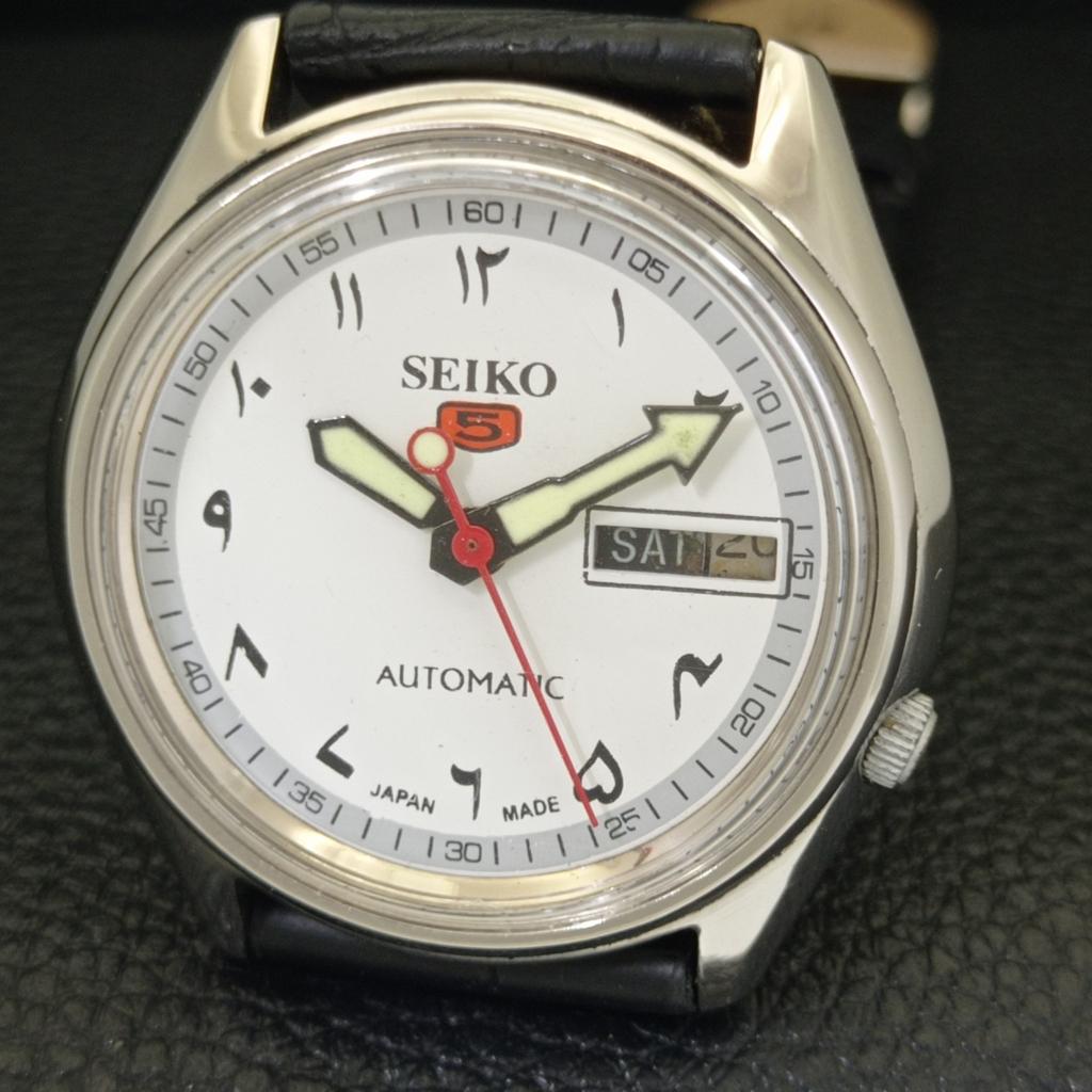 AUTOMATIC VINTAGE SEIKO 5 JAPAN 7005A MENS ARABIC WHITE DIAL WATCH A702440-5 R124-a702440