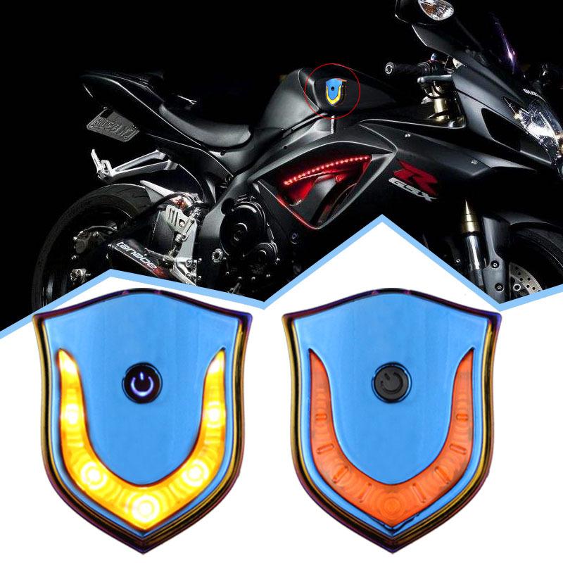 2025 Nowy 1 szt. Tylne światło do kasku motocyklowego Ładowanie przez USB Motocykl Boczna skrzynka Światło ostrzegawcze Jazda nocna Wyposażenie tylnego światła