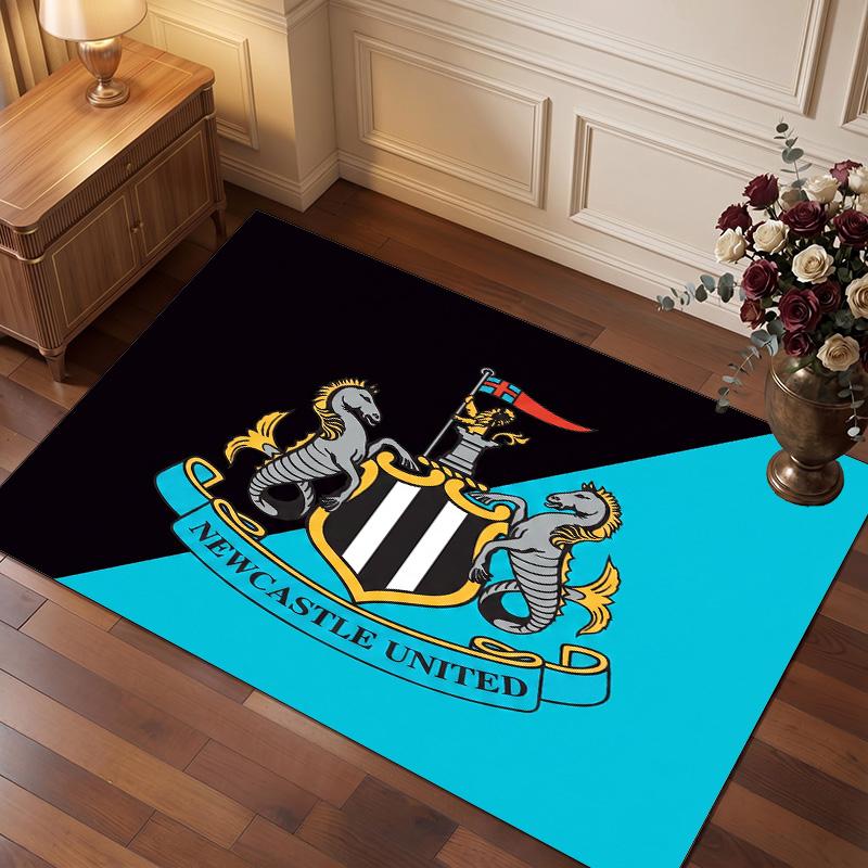 Tappeto in Velluto di Cristallo con Stampa di Calcio del Newcastle United, Comodo Assorbente d'Acqua Antiscivolo Tappeto per Pavimento Interno