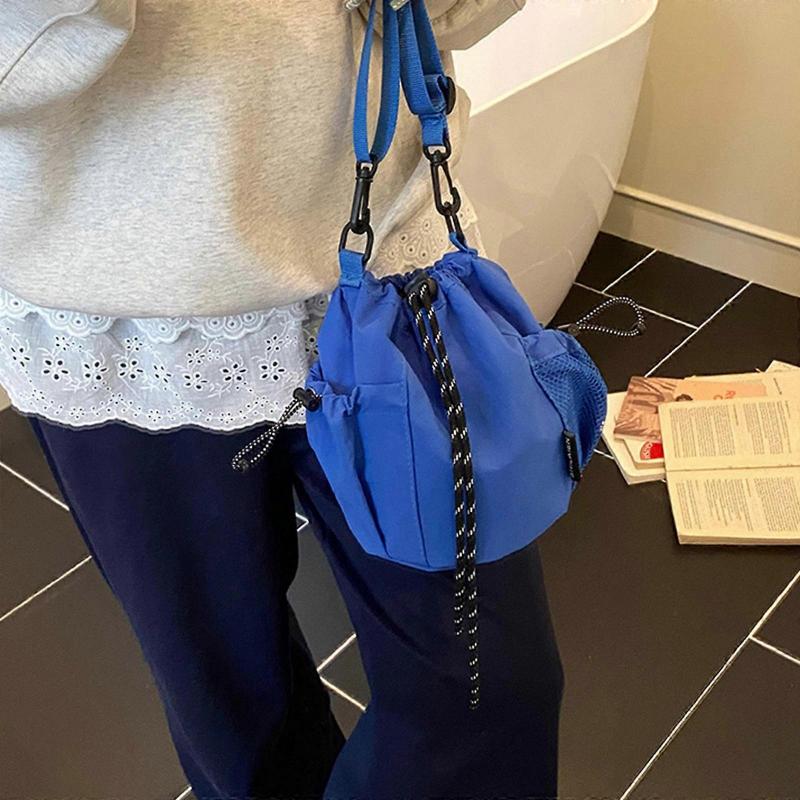 Borsa a Secchiello alla Moda con Tracolla Morbido Tessuto in Nylon Borse a Tracolla Multiuso Borsa Capiente Trendy Accessorio Estate 2025 Giallo