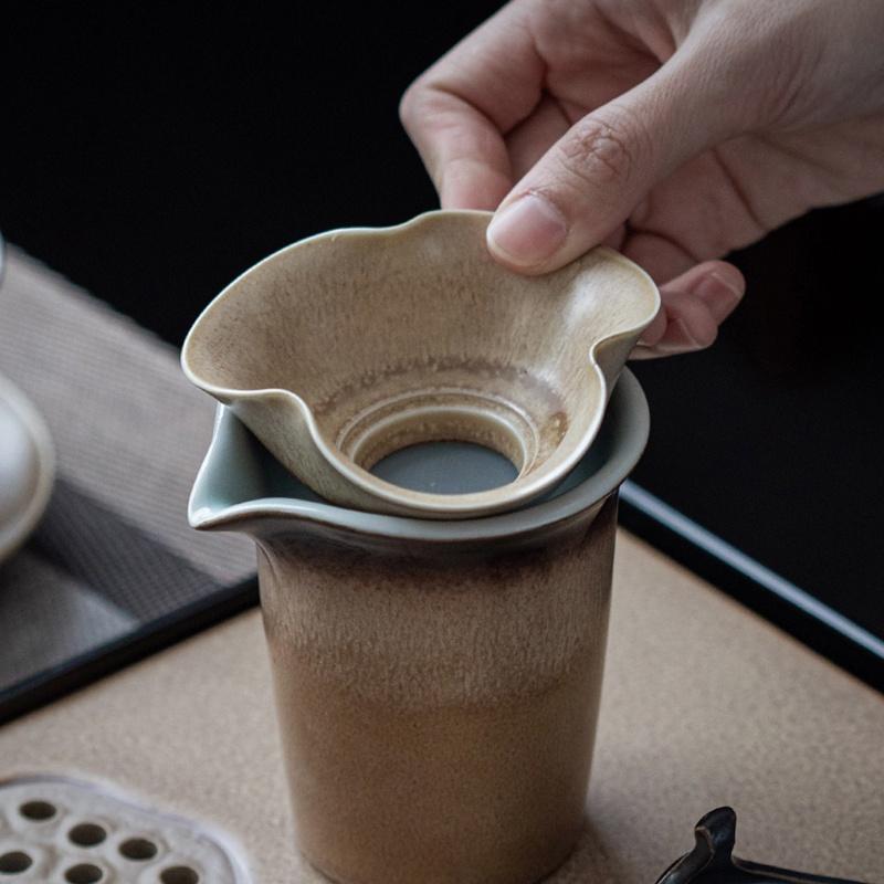 Tyrkysově zelená glazura Sítko na čaj Sada Japonské keramické sítko na čaj Hrubá keramika Oddělovač čaje Filtrační síťka Čajové příslušenství Sada trychtýře