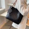 Women's Handbags with Large Capacity Package Single Shoulder Large Package Niche Design Class Commuter Bag Tote Bag