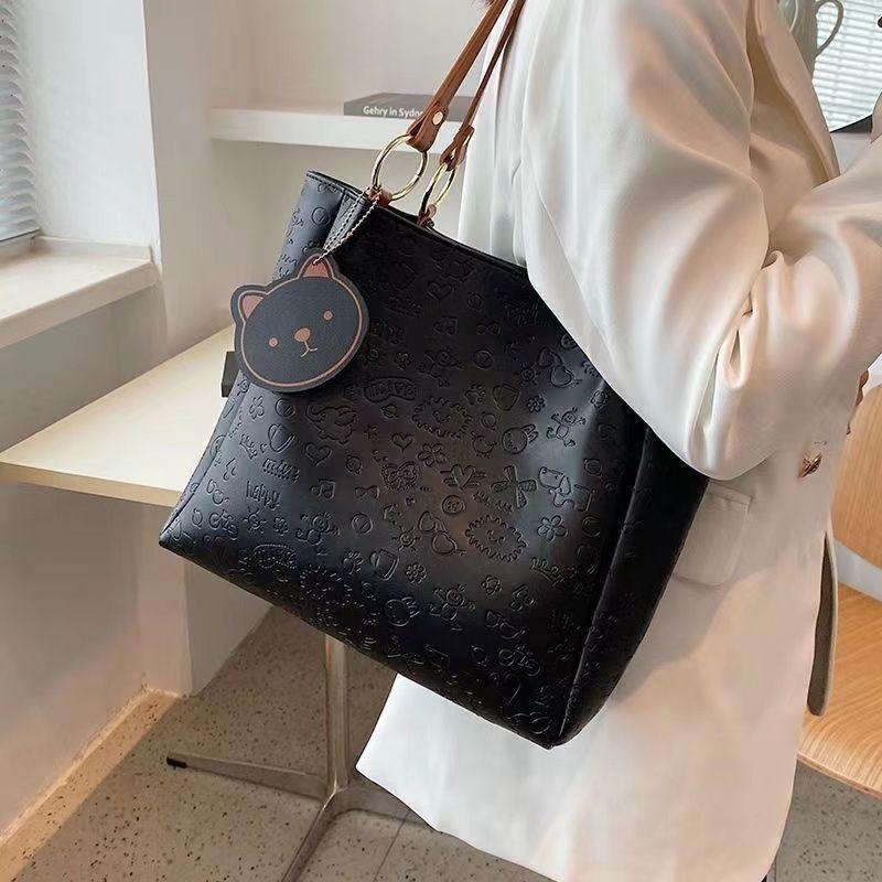 Women's Handbags with Large Capacity Package Single Shoulder Large Package Niche Design Class Commuter Bag Tote Bag
