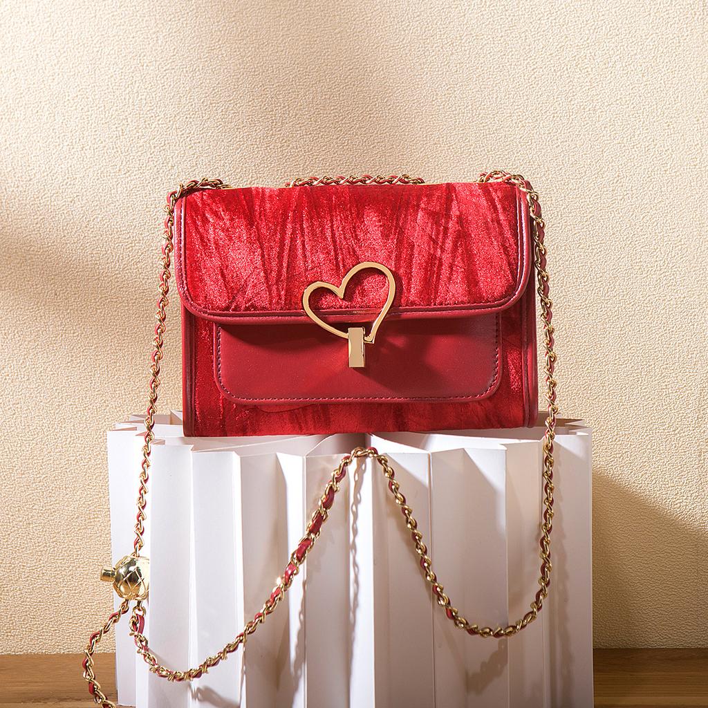 2024 Summer New Niche Valentine's Day Gift for Girlfriend: Single-Shoulder Underarm Bag with High-End Chain, Crossbody Small Square Bag