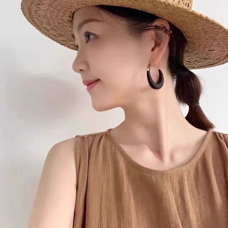 

Women s High-End Retro Ebony C-Shaped Earrings - Chinese Style Color Block Design 2025.8.16 ебеновий