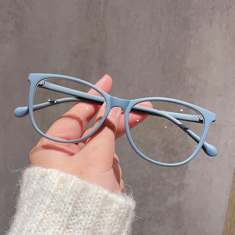 European American Stylish Glasses for Women Big Size Blue Light Blocking Glasses for Men Cat Eye Shape Decorative Glass