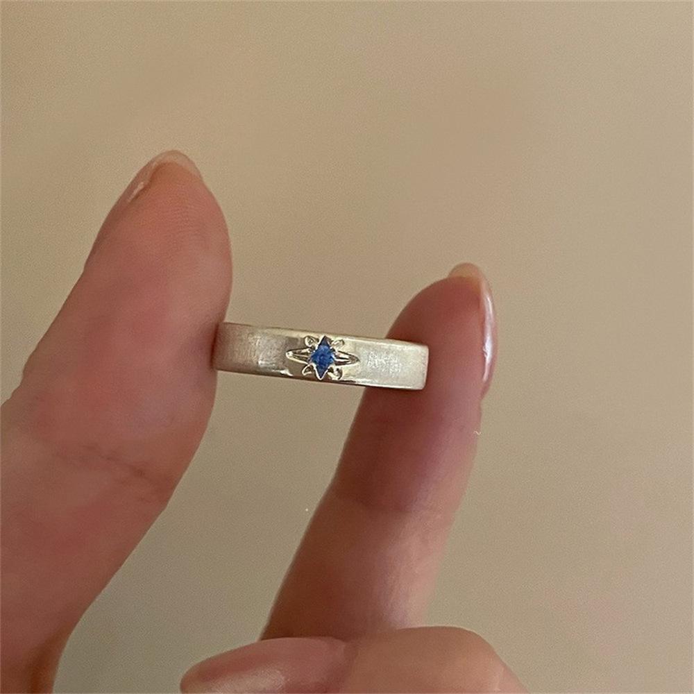 Elegant Black Agate Sterling Silver Women's Ring - Retro Design, Colorfast, Light Luxury Jewelry.
