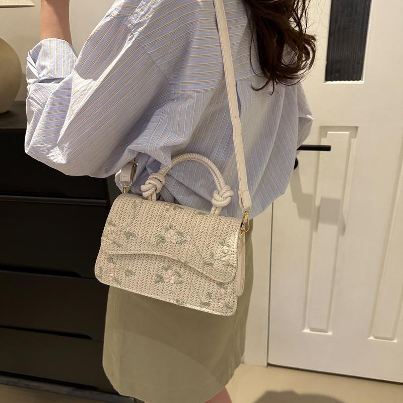 Fashion Temperament Gentle Weaving Lace 2025 Straw Weaving Personality Summer New Foreign Style Shoulder Crossbody Small Square Women's Bag