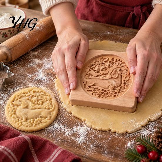 Christmas Baking Supplies Woodland Animal Cookie Mold, Wooden Biscuit Stamps, Scene 3D Red Durable Wood Kitchenware Bird Elk Dachshund Cutter