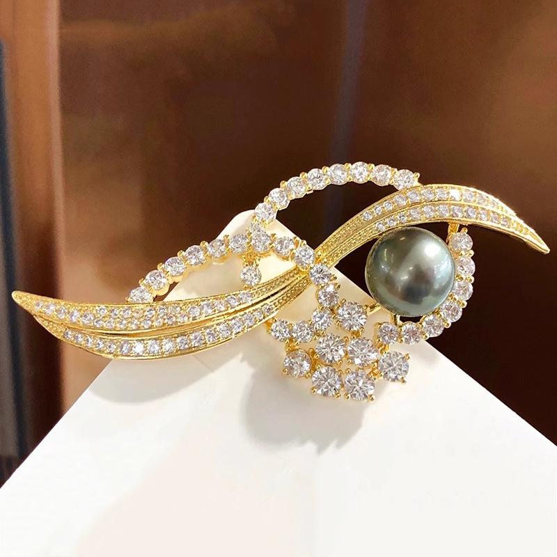 

Модная брошь-гирлянда, Высококлассный женственный шарм, Изысканная жемчужная брошь, Чувство дизайна, Нишевая брошь серый/золотой