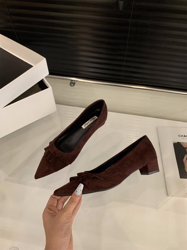 French thick heel suede pointed single shoes women's shoes 2025 new spring and autumn ruffle edge middle heel black commuter shoes