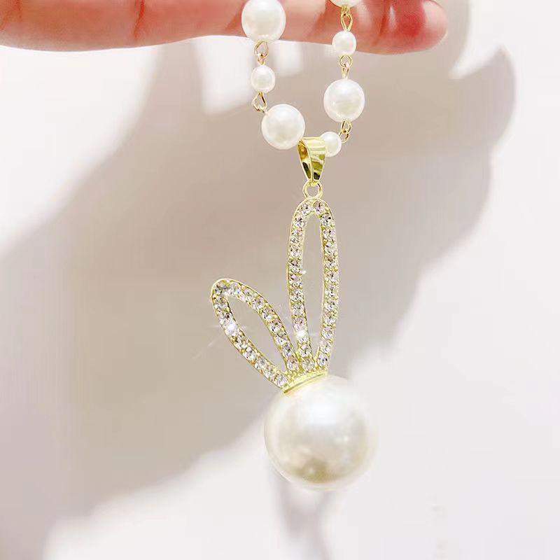 Korean Pearl Necklace: Luxurious Long Sweater Chain for Autumn/Winter