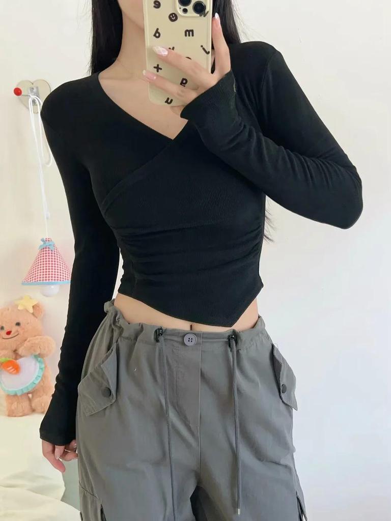 Damen scharfes V-Ausschnitt gefaltetes langärmeliges figurbetontes schickes T-Shirt