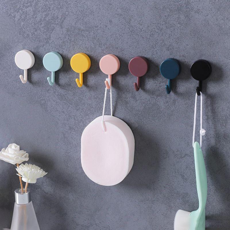 Nordic Round Adhesive Wall Hook: Strong, Traceless, Creative Plastic Design