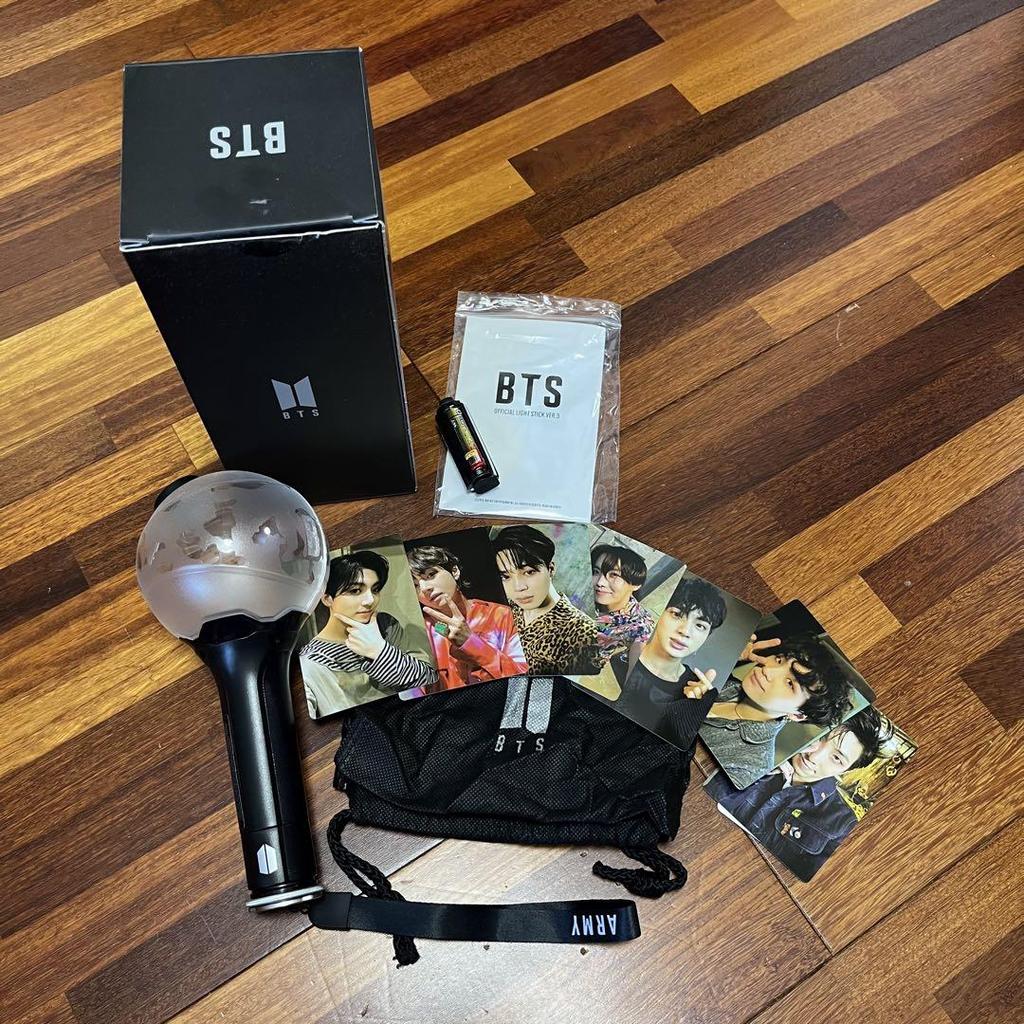 [USED] BTS Light Stick with Photo Card