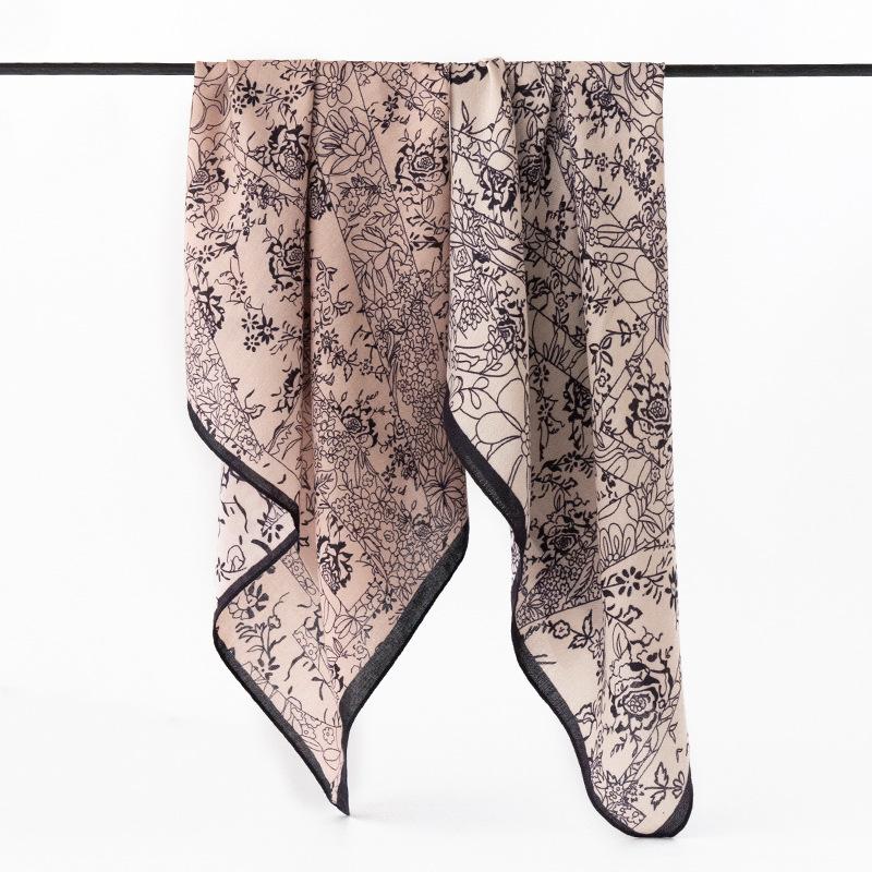 

Retro printed small square scarf, elegant and fashionable imitation silk scarf, high-end sense versatile temperament commuter professional scarf 65*65cm