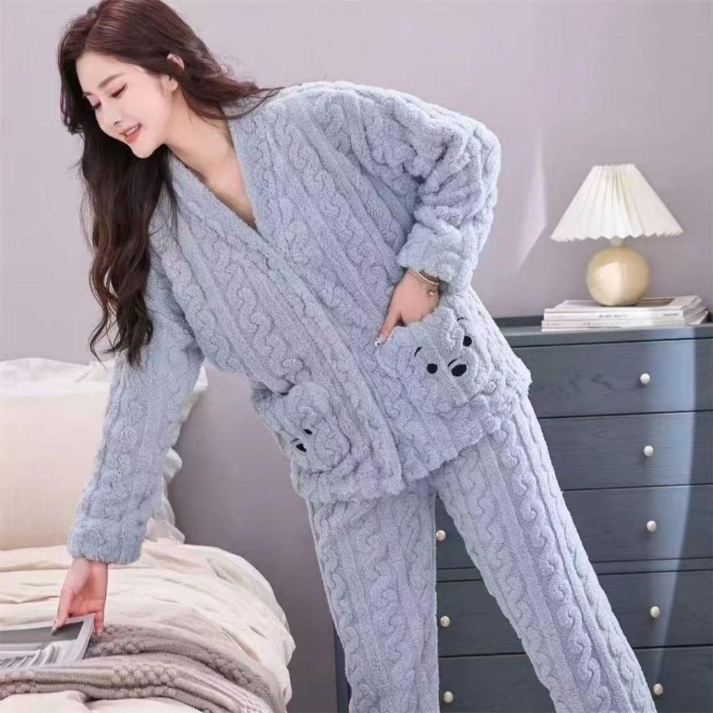 Conjunto Roupão de Manga Comprida Novo Outono e Inverno para Mulher com Design de Bolso de Urso Bordado, Quente e Confortável, Casual de Caimento Solto para Casa