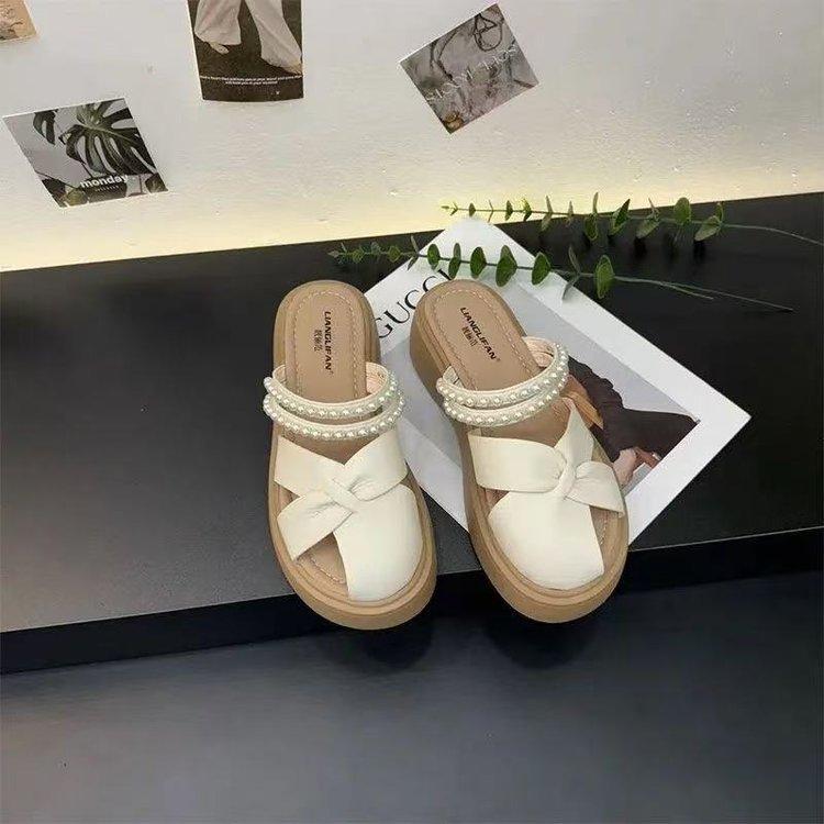 Popular Muffin Bottom Bag Head Slippers Women's 2025 Summer New Out Pearl String Chain Lightweight Versatile Comfortable Slippers