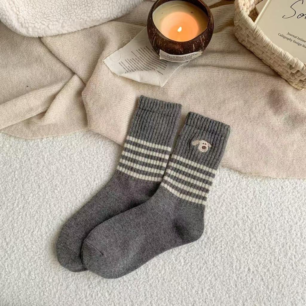 Wollsocken für Damen im Herbst und Winter Wadenlange Socken mit Fleece und Verdickung Warm und niedlich Welpen Gestreifte Damensocken