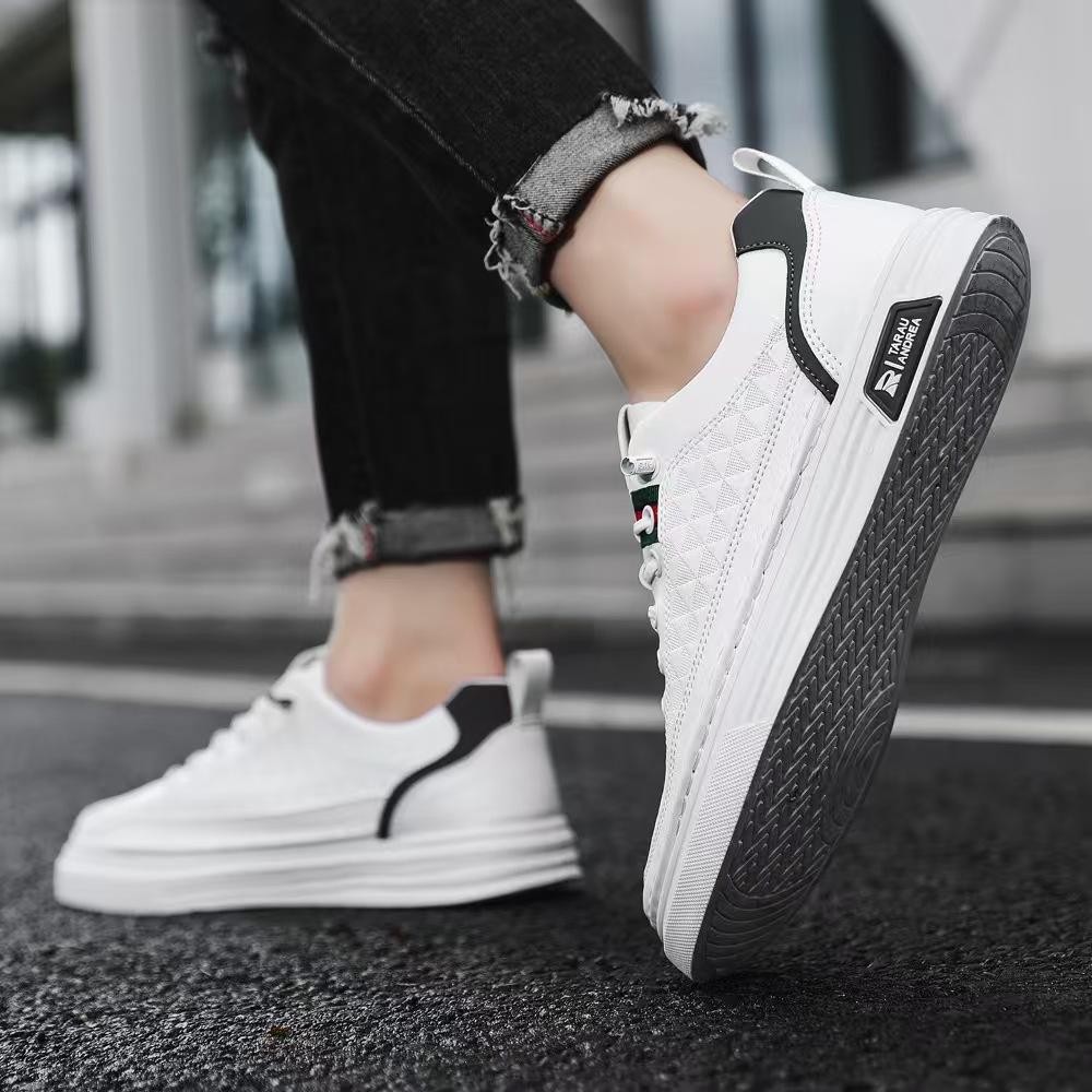 New Men's Shoes White Shoes Trendy and Versatile Fashionable Men's Breathable and Non-slip Casual Men's Shoes