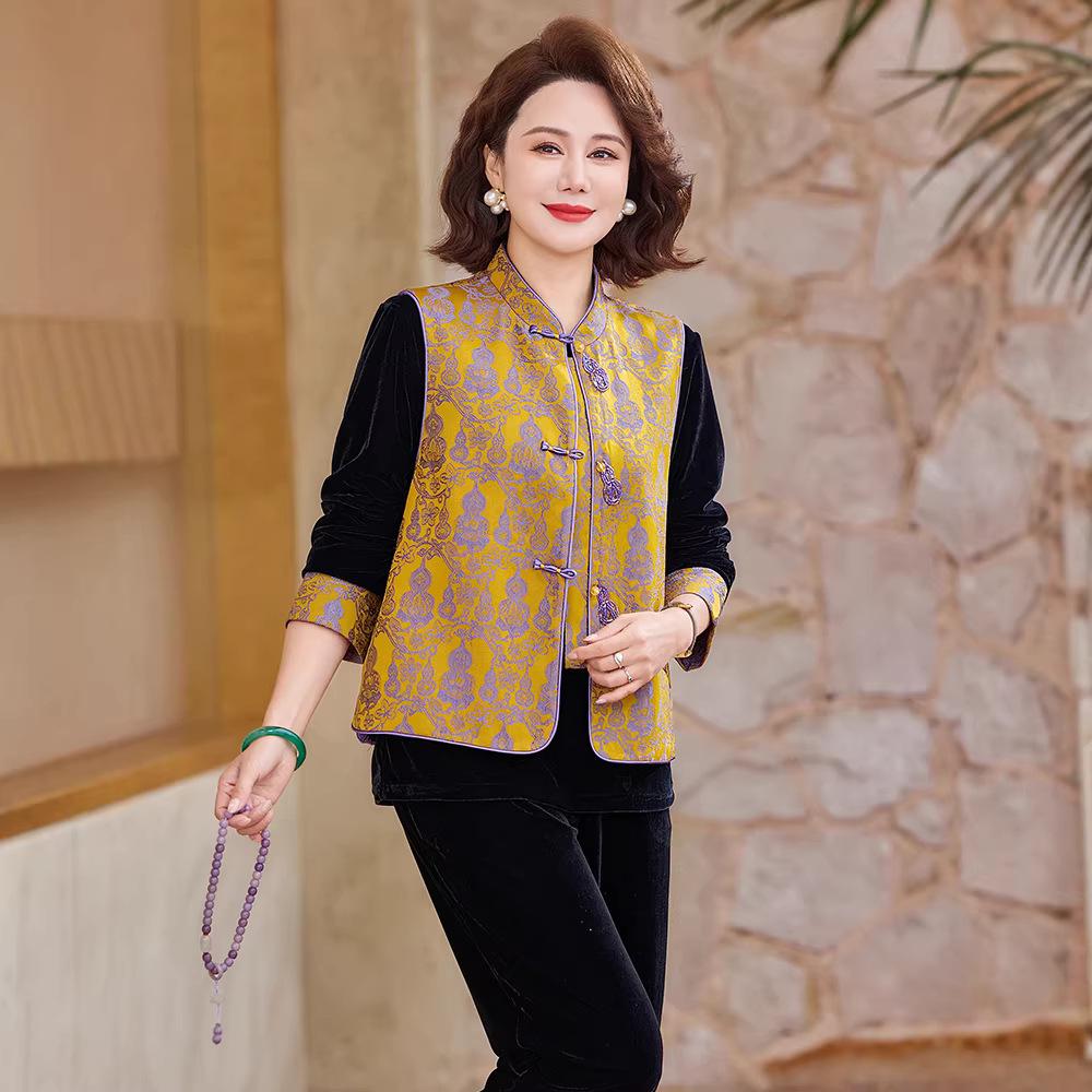 Elegant Velvet Suit Set for Middle-Aged and Elderly Women: Stylish Chinese Vest Jacket for Spring and Autumn