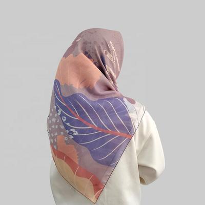 2022 Hijab Neues Design Tudung Sarung Bedruckter quadratischer Schal für Frauen Hijab 130x130 Tudung Turki Voile Schal