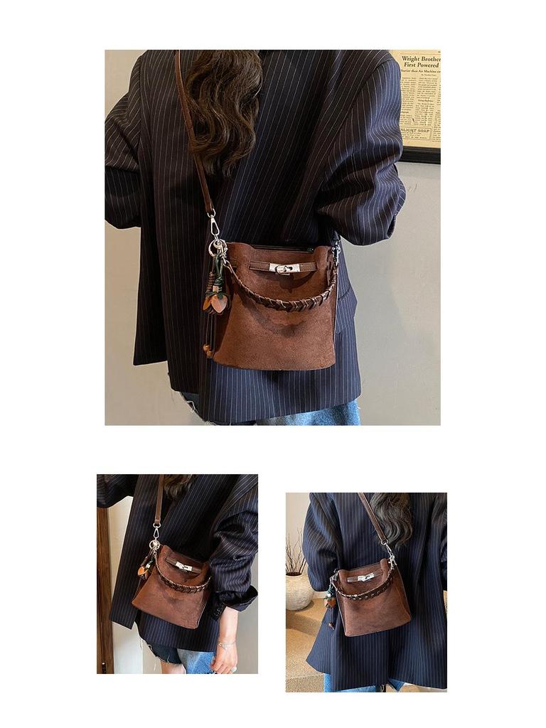 Damska retro tkana torebka crossbody typu bucket - styl europejski i amerykański, torebka casualowa high-end na jedno ramię pod pachę