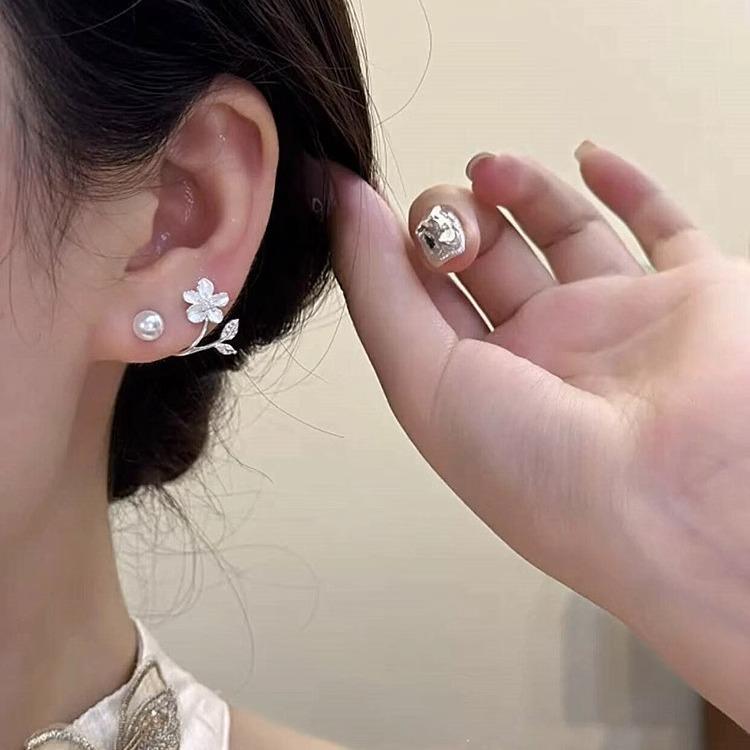 S925 Silver Hairpin Earrings, Flower-shaped Pearl Stud Earrings, Women's Light Luxury Niche Design Fashion Earrings