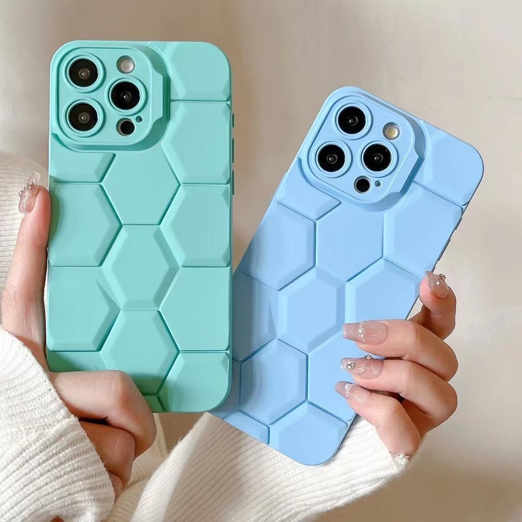 Three-dimensional Football Pattern Suitable for Ip16pm Phone Case, Liquid Skin Feel Spray Oil Apple 15pm Diamond-shaped Full Cover Protective Case