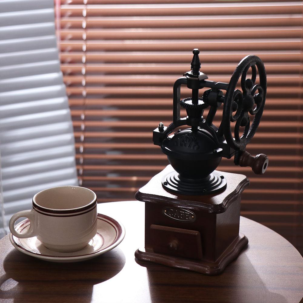Manual Coffee Mill Burr Hand Cranked Coffee Grinding Machine Vintage Coffee Bean Grinder Household