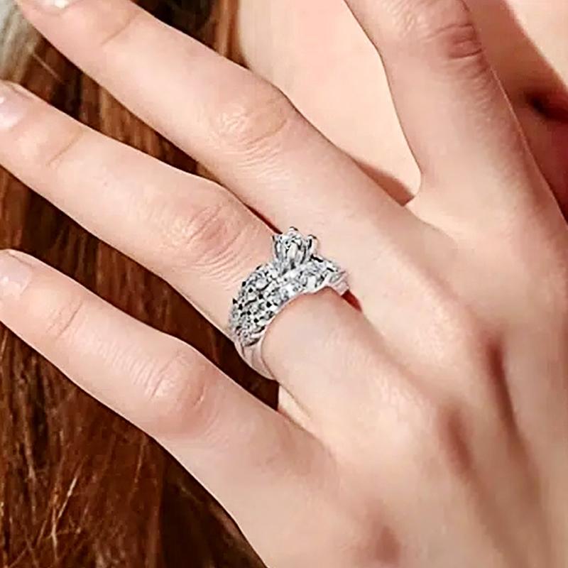 Huitan Gorgeous 2Pcs Set of Rings for Women Shiny Round Zirconia Finger Accessories for Wedding Double Stackable Fashion Zircon