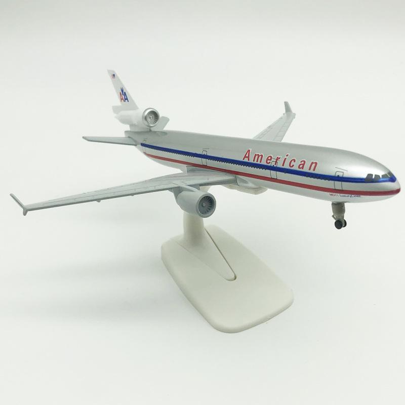 20CM Alloy Airplane Model with Landing Gear - Cargo Plane UPS-MD11