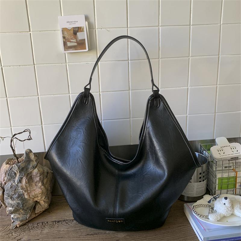

Simple and large-capacity retro underarm bag women s autumn and winter new high-end shoulder bag commuter tote bag чёрный