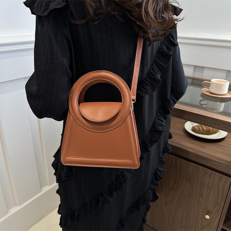 Stylish Spring Fashion Pu Leather Handheld And Shoulder Bag For Women In Chic Colors