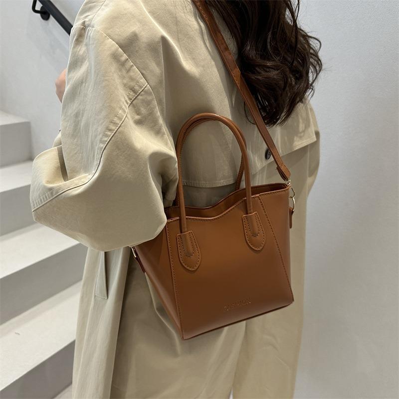 Contrasting color handbag bag women's summer new simple casual shoulder bag popular bucket bag
