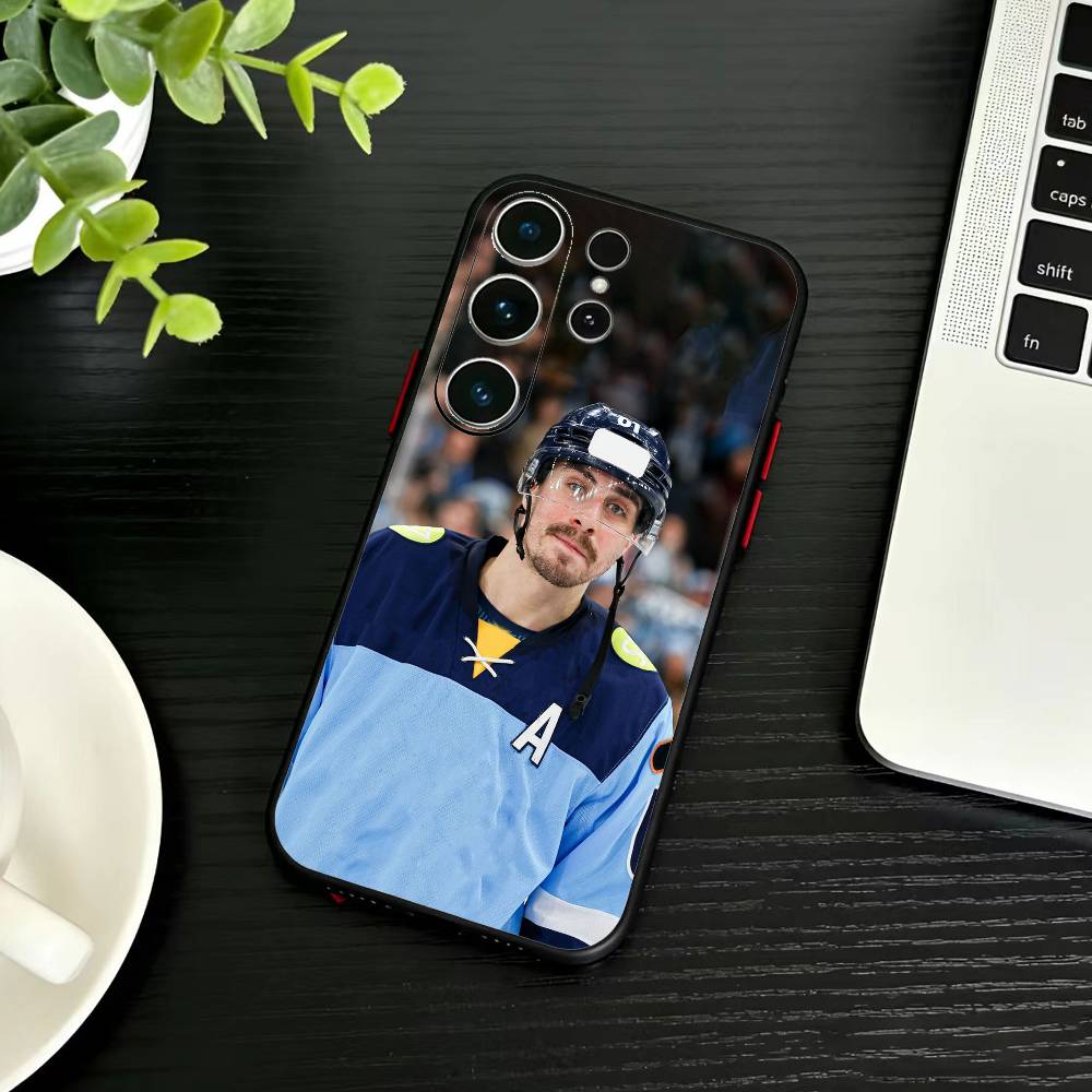 Ice Hockey Player-Heated Rivalry  Phone Case For Samsung S26,S25,S24,S23,S22,S30,S21,Ultra,Plus,FE 5G Black Soft Cover